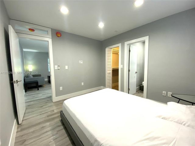 7901 SW 64 Avenue 18, South Miami, FL 33143