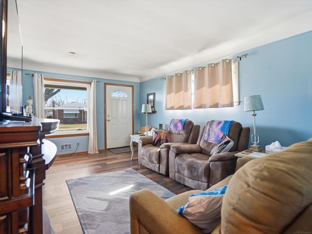 28021 Rockwood Street, St Clair Shores, MI 48081