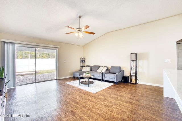 9105 PROSPERITY LAKE Drive, Jacksonville, FL 32244
