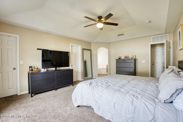 9105 PROSPERITY LAKE Drive, Jacksonville, FL 32244