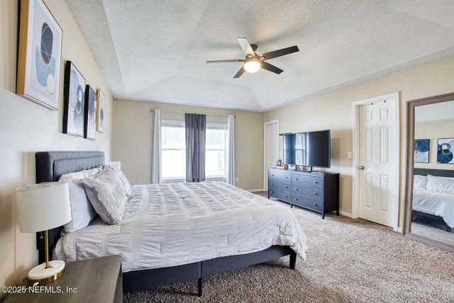 9105 PROSPERITY LAKE Drive, Jacksonville, FL 32244