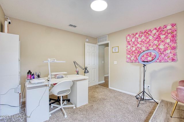 9105 PROSPERITY LAKE Drive, Jacksonville, FL 32244
