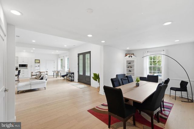 2301 GROVE AVE, Falls Church, VA 22046