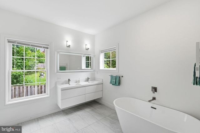 2301 GROVE AVE, Falls Church, VA 22046