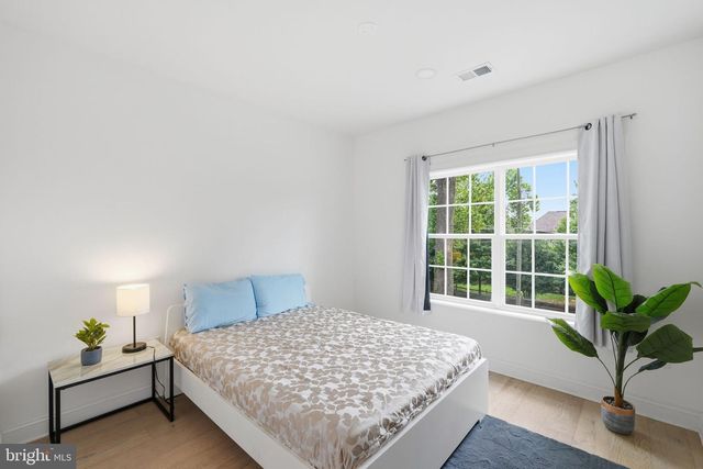 2301 GROVE AVE, Falls Church, VA 22046