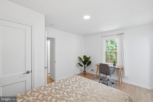 2301 GROVE AVE, Falls Church, VA 22046