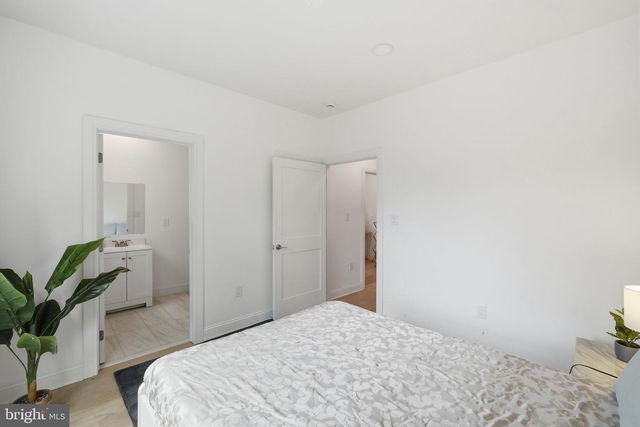 2301 GROVE AVE, Falls Church, VA 22046