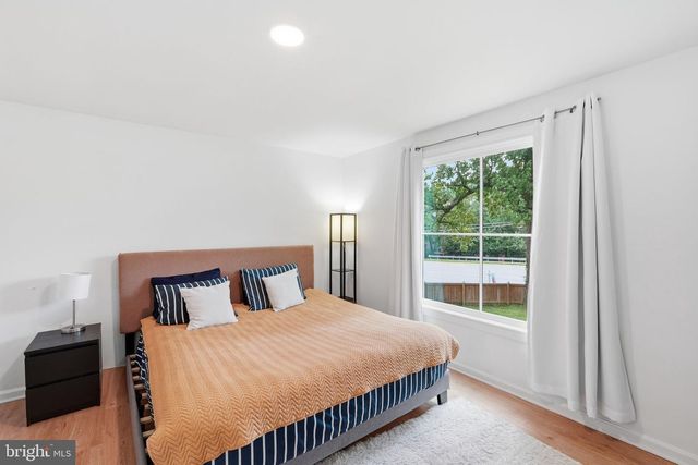 2301 GROVE AVE, Falls Church, VA 22046