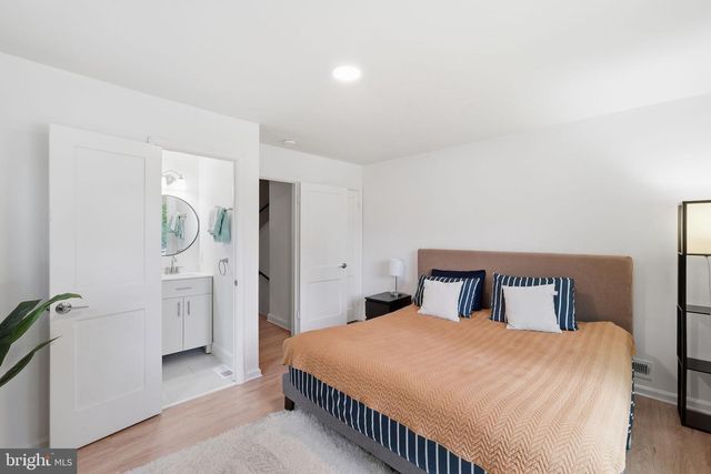 2301 GROVE AVE, Falls Church, VA 22046
