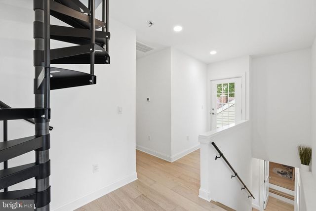2301 GROVE AVE, Falls Church, VA 22046