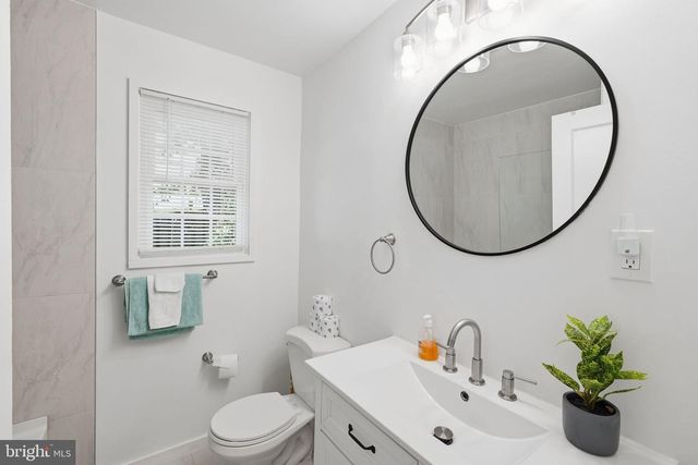 2301 GROVE AVE, Falls Church, VA 22046