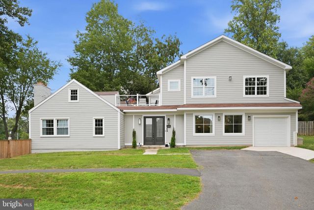 2301 GROVE AVE, Falls Church, VA 22046
