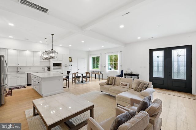 2301 GROVE AVE, Falls Church, VA 22046