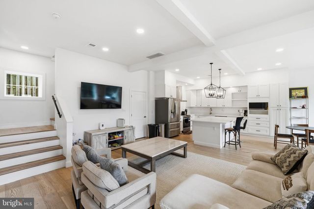 2301 GROVE AVE, Falls Church, VA 22046
