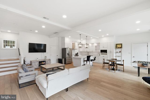 2301 GROVE AVE, Falls Church, VA 22046
