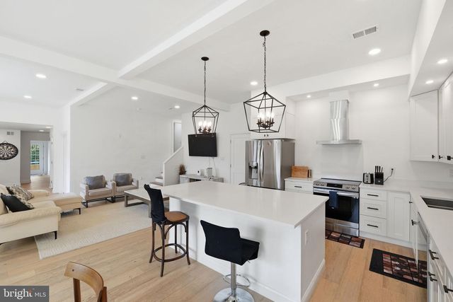 2301 GROVE AVE, Falls Church, VA 22046