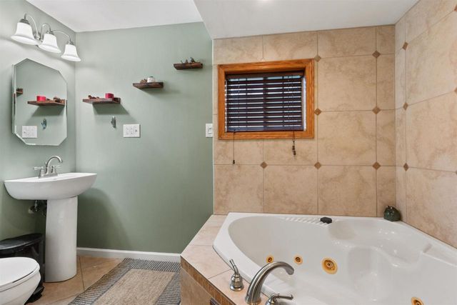 341 WATER STREET, Rosholt, WI 54473