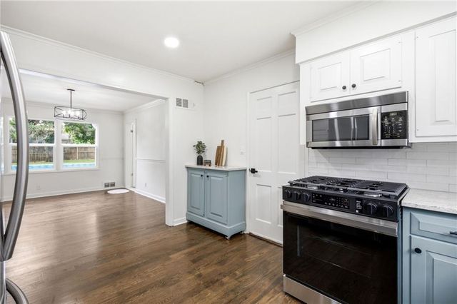 1263 W 67th Terrace, Kansas City, MO 64113