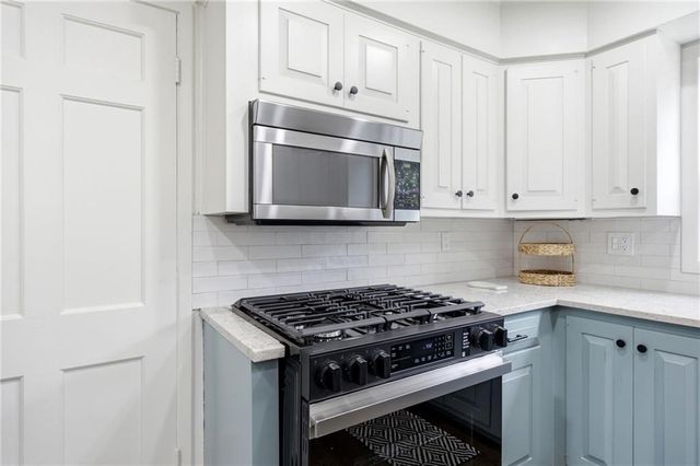 1263 W 67th Terrace, Kansas City, MO 64113