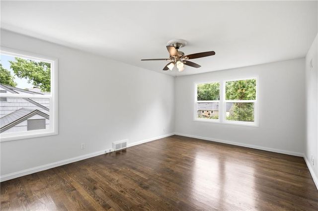 1263 W 67th Terrace, Kansas City, MO 64113