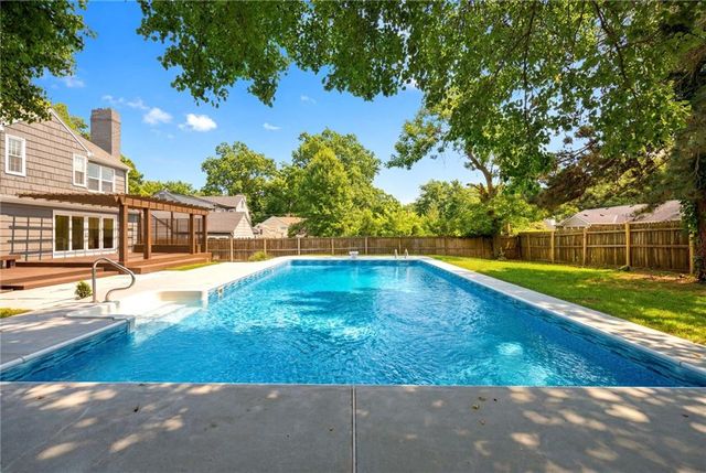 1263 W 67th Terrace, Kansas City, MO 64113