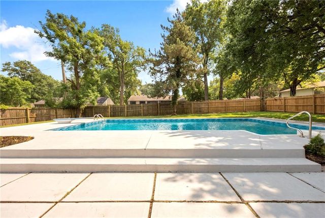1263 W 67th Terrace, Kansas City, MO 64113