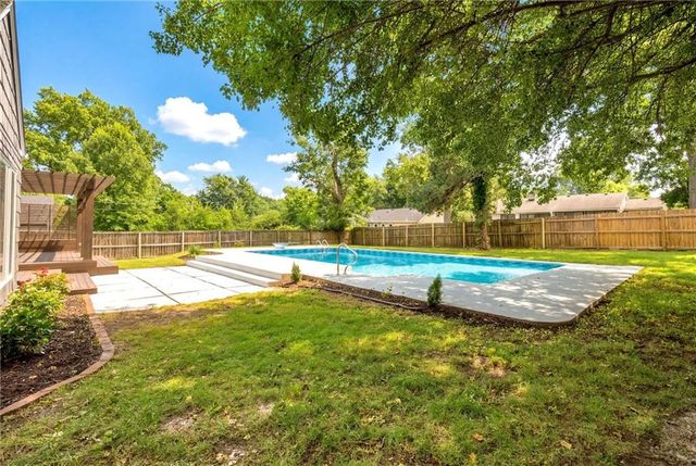 1263 W 67th Terrace, Kansas City, MO 64113