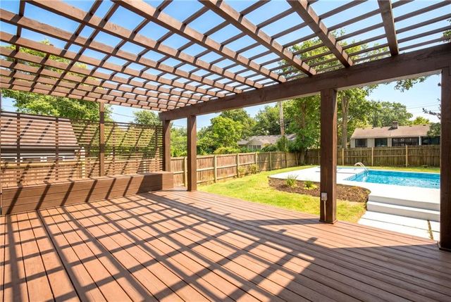 1263 W 67th Terrace, Kansas City, MO 64113