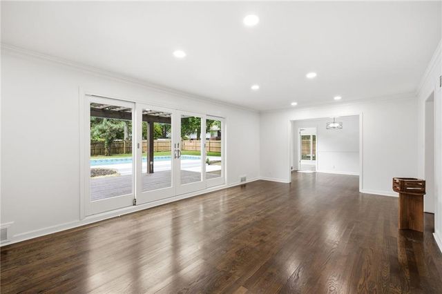 1263 W 67th Terrace, Kansas City, MO 64113