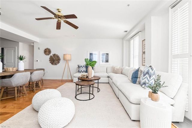 3700 Sandpiper Rd Apt 121, Virginia Beach, VA 23456