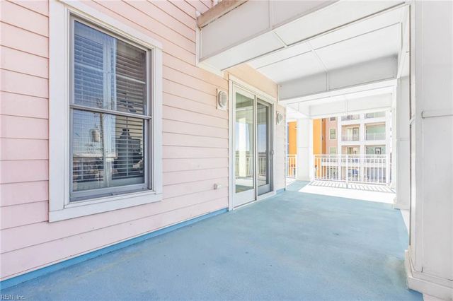 3700 Sandpiper Rd Apt 121, Virginia Beach, VA 23456