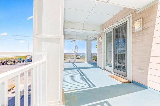3700 Sandpiper Rd Apt 121, Virginia Beach, VA 23456