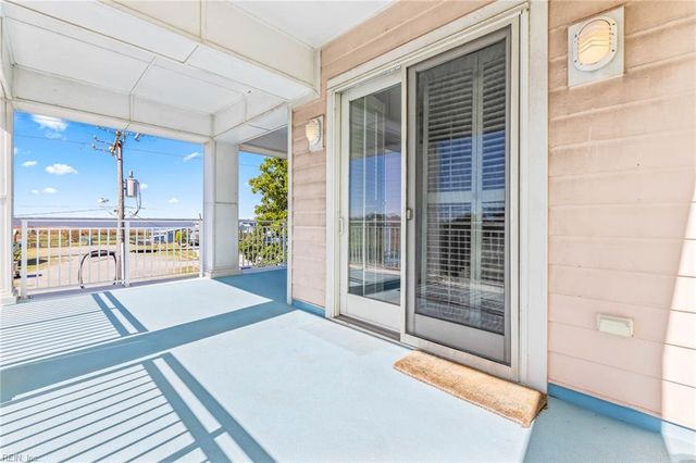3700 Sandpiper Rd Apt 121, Virginia Beach, VA 23456