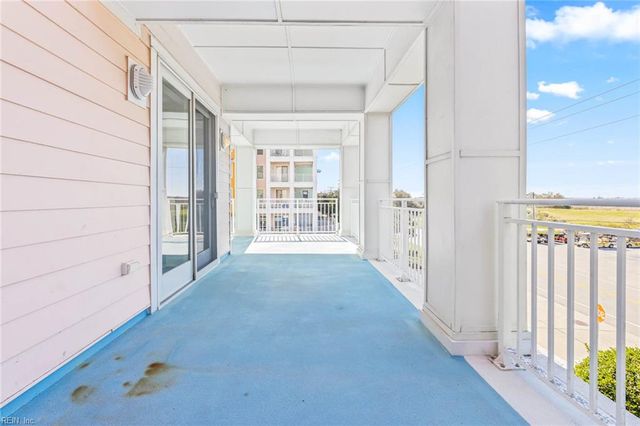 3700 Sandpiper Rd Apt 121, Virginia Beach, VA 23456