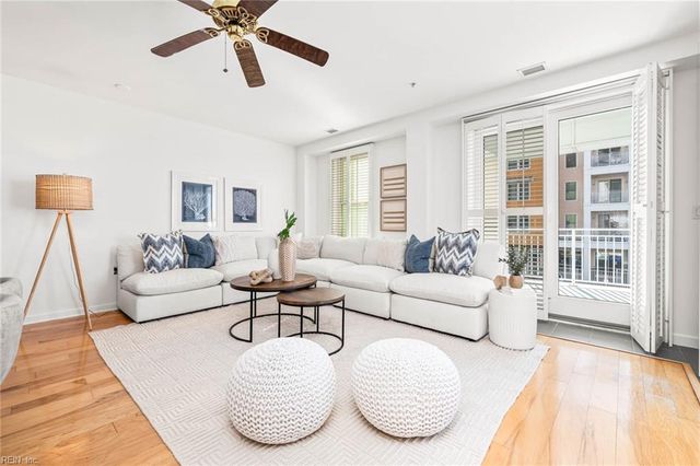 3700 Sandpiper Rd Apt 121, Virginia Beach, VA 23456