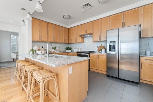 3700 Sandpiper Rd Apt 121, Virginia Beach, VA 23456