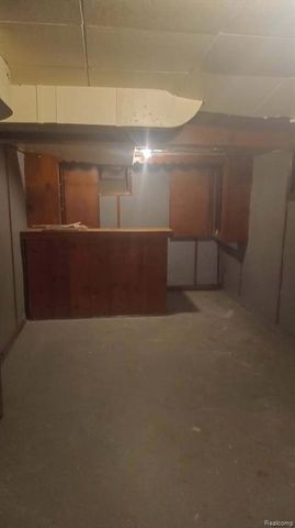 13801 Fordham Street, Detroit, MI 48205