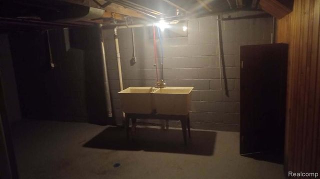 13801 Fordham Street, Detroit, MI 48205