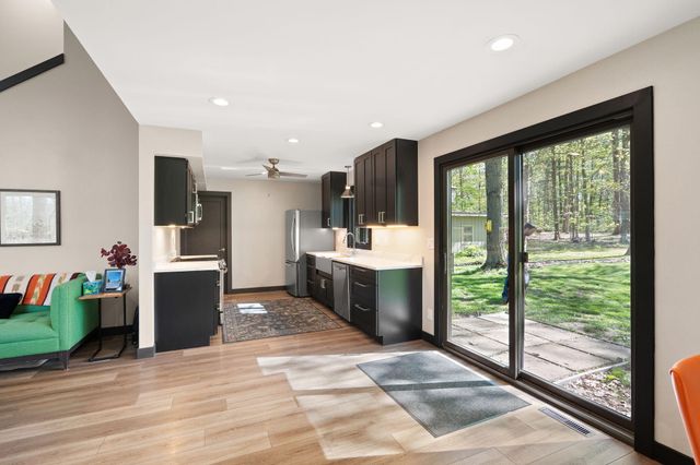 545 N 300 E, Valparaiso, IN 46383