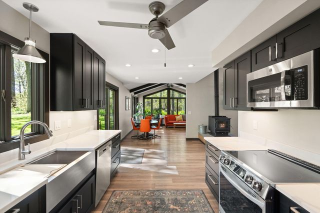 545 N 300 E, Valparaiso, IN 46383