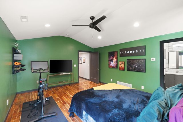 545 N 300 E, Valparaiso, IN 46383