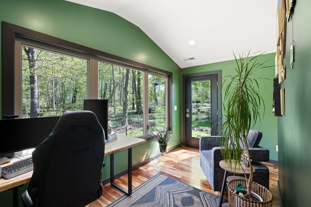 545 N 300 E, Valparaiso, IN 46383