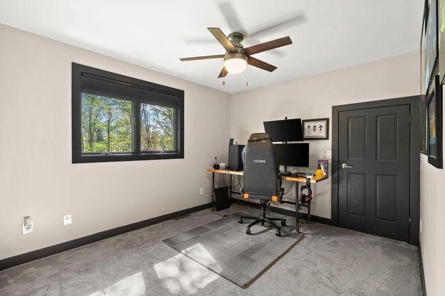 545 N 300 E, Valparaiso, IN 46383