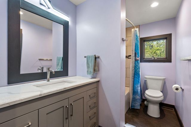 545 N 300 E, Valparaiso, IN 46383