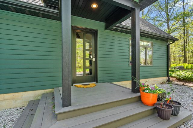 545 N 300 E, Valparaiso, IN 46383