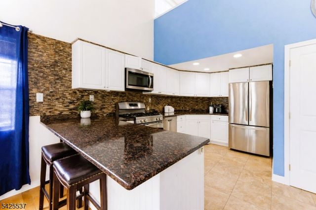 30 Mountain Ave 9B 8, Paterson City, NJ 07501