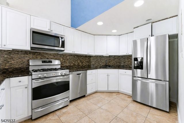 30 Mountain Ave 9B 8, Paterson City, NJ 07501