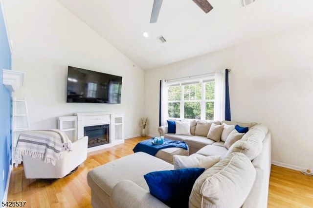 30 Mountain Ave 9B 8, Paterson City, NJ 07501