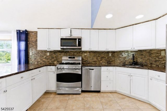 30 Mountain Ave 9B 8, Paterson City, NJ 07501