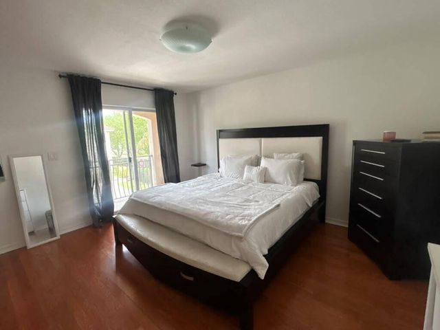 238 SE 2ND Avenue, Hallandale Beach, FL 33009